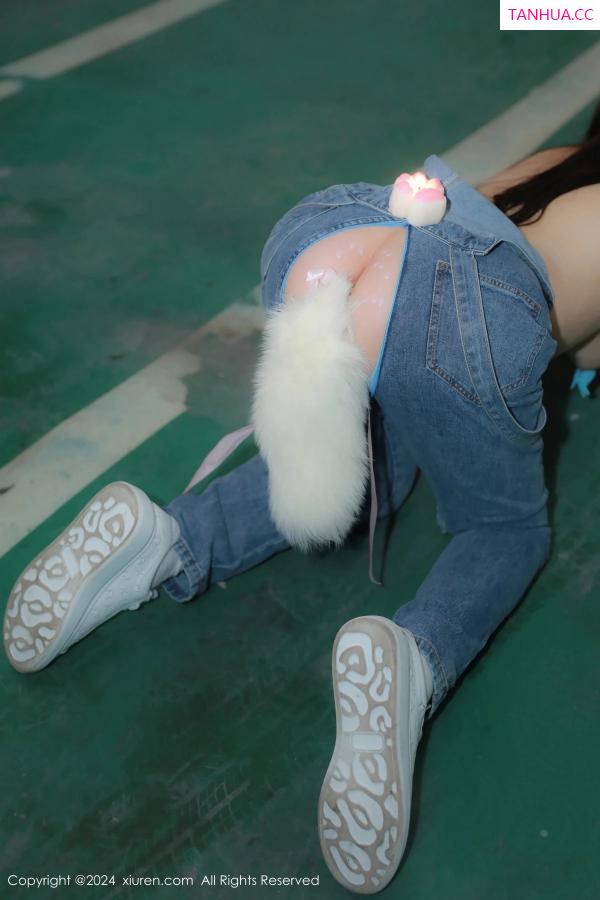   [XiuRen]高清写真图 2024.02.07 No.8087 小薯条nienie 美腿性感第58张图片
